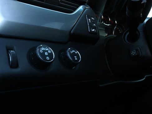 Used 2018 Chevrolet Suburban LT w/ Luxury Package image 23