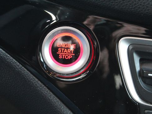 Used 2021 Honda Pilot Touring image 45