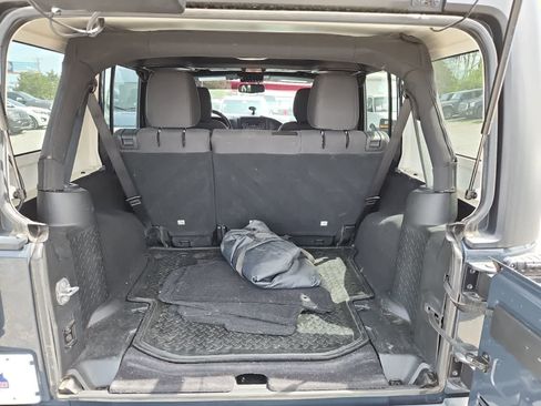 Used 2018 Jeep Wrangler Unlimited Sport S image 26