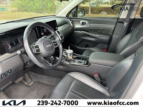 Used 2022 Kia Sorento SX image 2