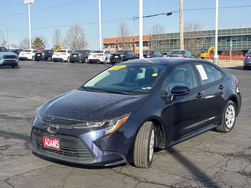 Used 2023 Toyota Corolla LE image 4