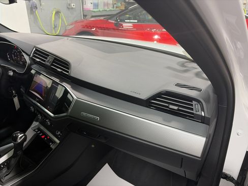 Used 2025 Audi Q3 2.0T Premium image 34