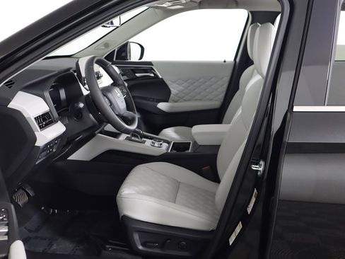 New 2025 Mitsubishi Outlander SEL image 31