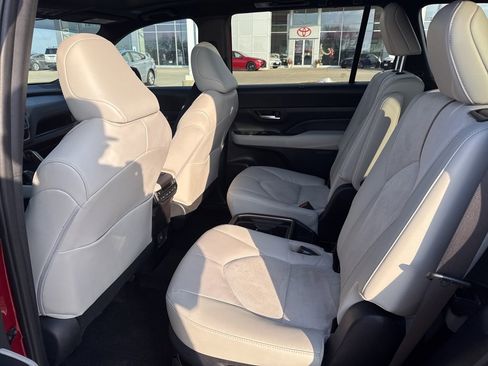 Certified 2024 Toyota Grand Highlander AWD Hybrid image 10