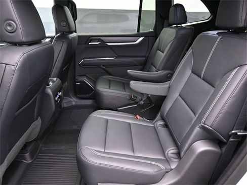 Used 2026 GMC Acadia Elevation w/ Elevation Premium Package image 11