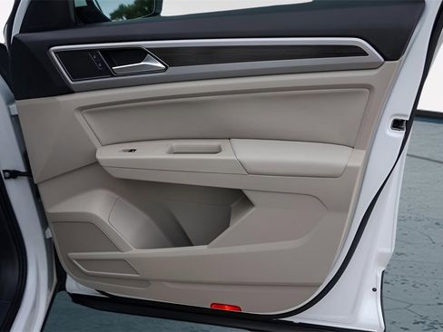 Used 2018 Volkswagen Atlas SEL image 31