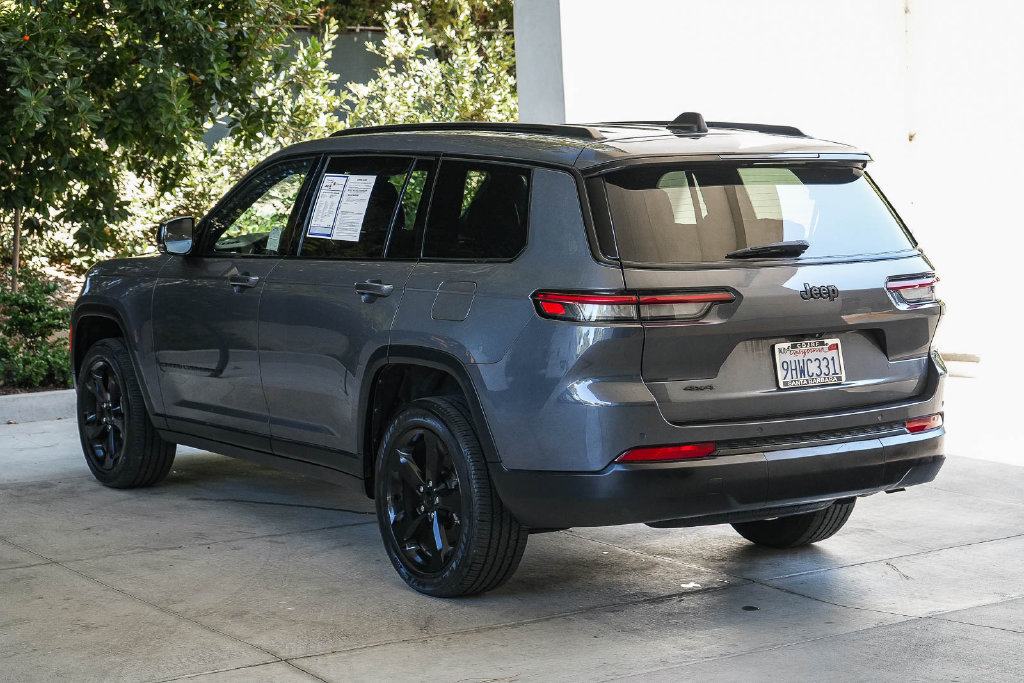 Used 2023 Jeep Grand Cherokee L Laredo AWD/4WD image 4