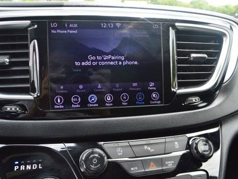 Used 2018 Chrysler Pacifica Touring Plus w/ S Appearance Package FWD image 17