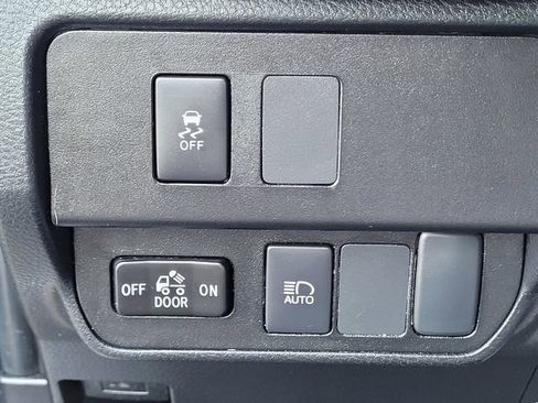 Certified 2023 Toyota Tacoma SR5 w/ Technology Package image 16