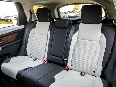 Used 2024 Land Rover Discovery Sport S image 24