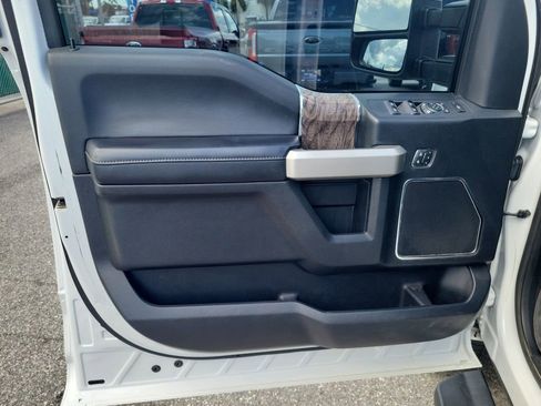 Used 2019 Ford F250 Lariat w/ Lariat Ultimate Package AWD/4WD image 19