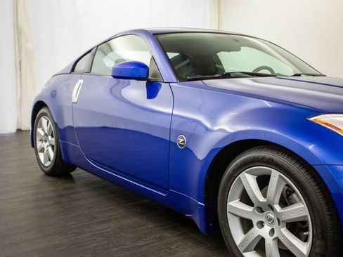 Used 2005 Nissan 350Z Coupe w/ (N93) Cargo Convenience Pkg RWD image 28