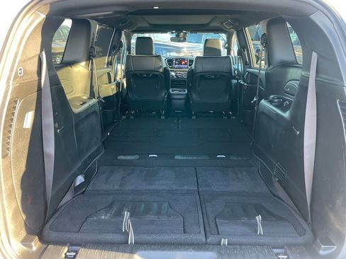 Used 2025 Chrysler Pacifica Limited image 33