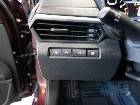 Used 2023 Nissan Altima 2.5 SV w/ SV Premium Package image 11