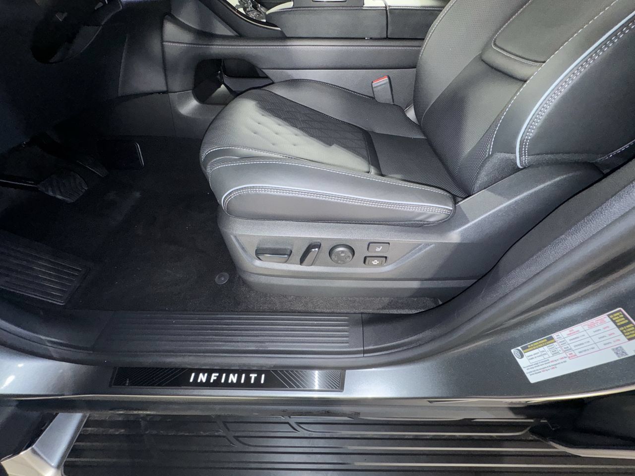 New 2026 INFINITI QX80 Autograph AWD/4WD image 16