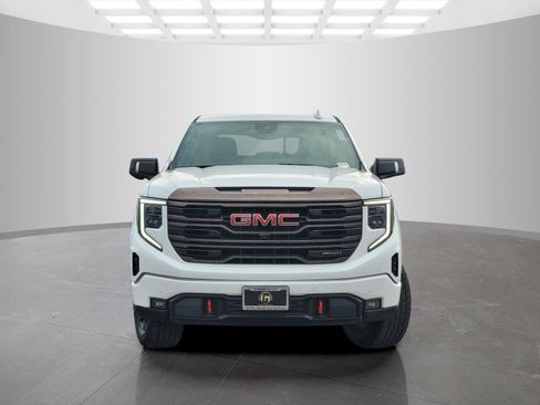 Used 2022 GMC Sierra 1500 AT4X image 2