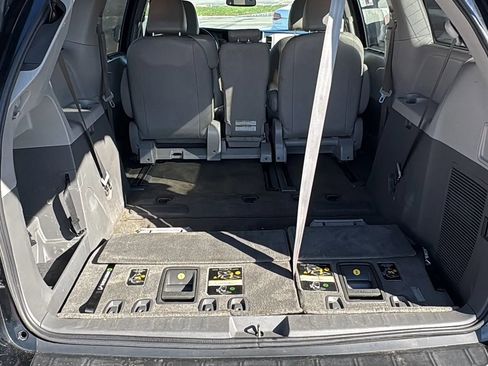Used 2015 Toyota Sienna XLE image 12