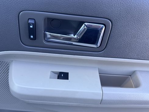 Used 2010 Ford Edge SE image 42