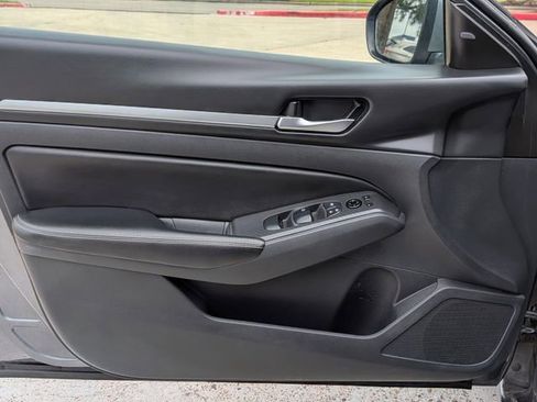 Used 2022 Nissan Altima 2.5 SV FWD image 10
