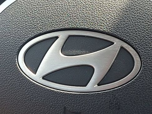 Certified 2024 Hyundai Elantra SE FWD image 30