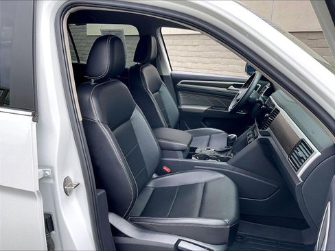 Certified 2022 Volkswagen Atlas SE FWD image 6