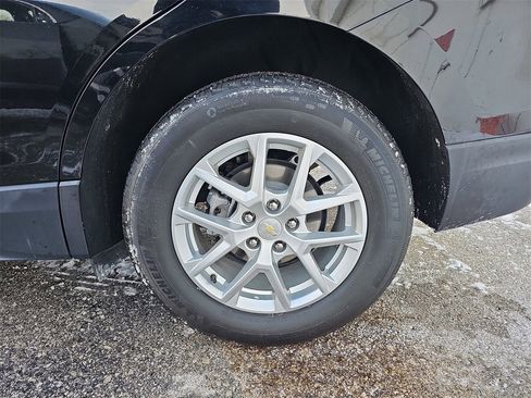 Used 2023 Chevrolet Equinox LT image 33