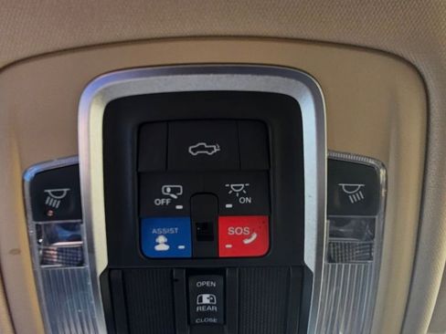 Used 2021 RAM 1500 Laramie image 33