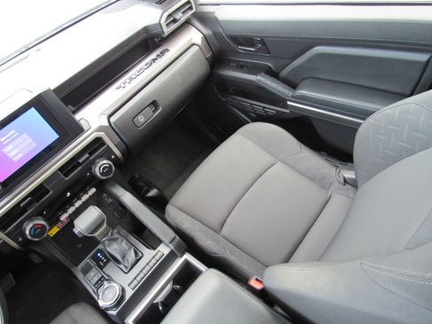 Used 2024 Toyota Tacoma SR5 image 40