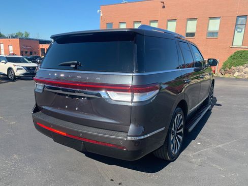Used 2024 Lincoln Navigator Reserve AWD/4WD image 16