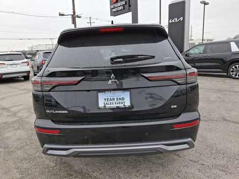 New 2025 Mitsubishi Outlander SE image 7