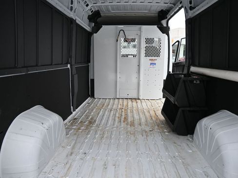 Used 2024 RAM ProMaster 2500 w/ Convenience Group image 18