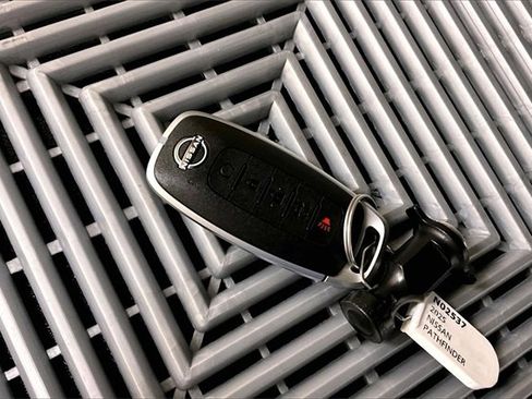 New 2025 Nissan Pathfinder Platinum image 12