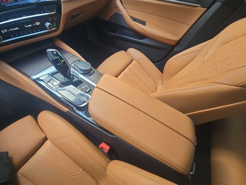 Used 2022 BMW 530i w/ M Sport Package RWD image 35