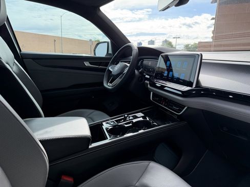 Used 2024 Volkswagen Atlas Cross Sport SEL image 43