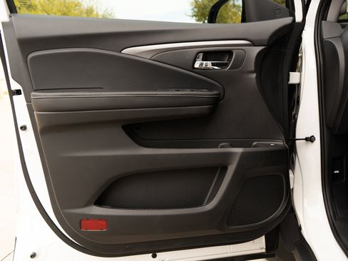 Certified 2024 Honda Ridgeline Sport image 35