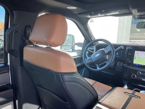 Used 2024 Ford F250 Platinum w/ FX4 Off-Road Package image 9