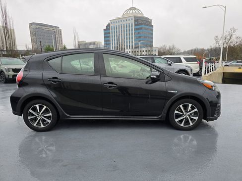 Used 2018 Toyota Prius C Two image 6
