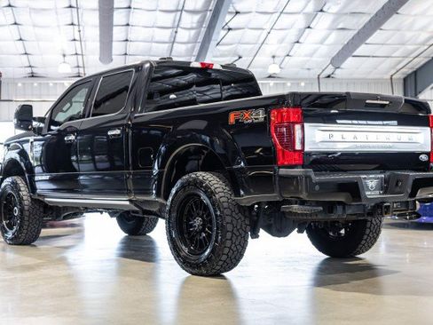 Used 2022 Ford F250 Platinum w/ FX4 Off-Road Package AWD/4WD image 4