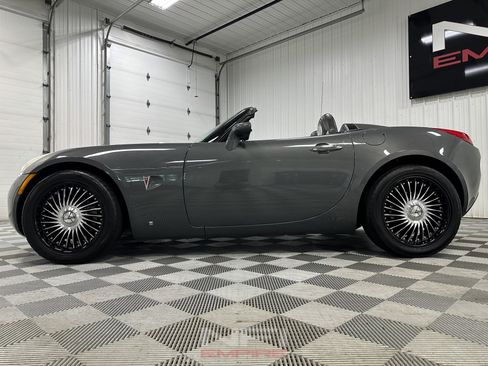 Used 2008 Pontiac Solstice Convertible w/ Premium Package RWD image 20
