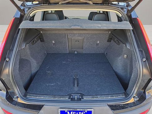 Certified 2023 Volvo XC40 B5 Plus w/ Protection Package Premier image 15