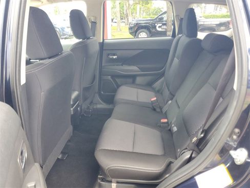 Used 2018 Mitsubishi Outlander ES image 10