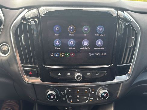 Used 2023 Chevrolet Traverse RS AWD/4WD image 13