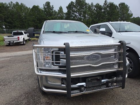 Used 2019 Ford F250 XL w/ STX Appearance Package AWD/4WD image 2