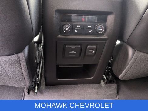 Used 2018 Chevrolet Traverse Premier AWD/4WD image 22