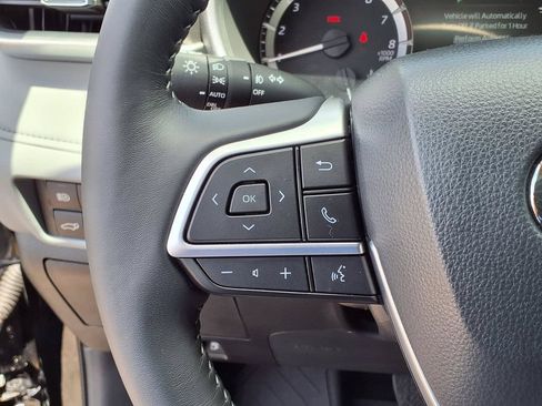 Used 2026 Toyota Highlander XLE AWD/4WD image 32