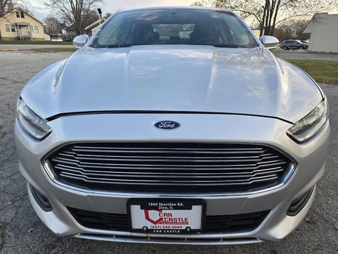 Used 2014 Ford Fusion SE image 2