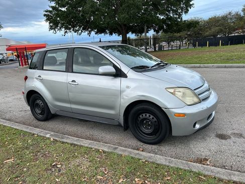 Used 2005 Scion xA Base image 7