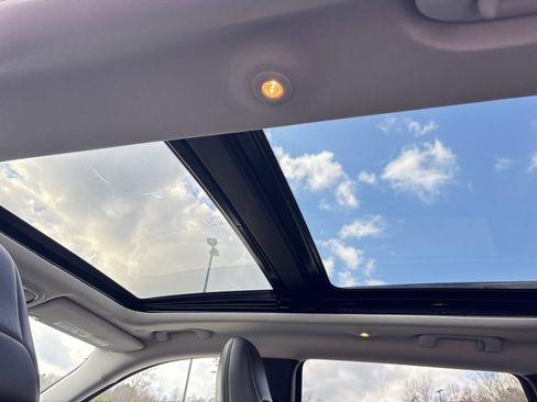 Used 2022 Jeep Cherokee Trailhawk w/ Sun, Sound & Nav Group image 25