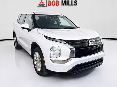 Used 2024 Mitsubishi Outlander ES