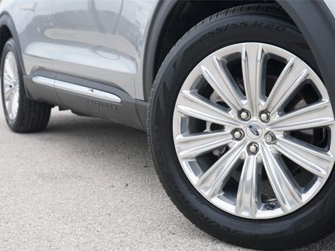 Used 2021 Ford Explorer Limited w/ Equipment Group 301A RWD image 2